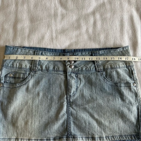 L.E.I Ashley Trouble Womens Sz 13 Embroidered Pockets Denim Skirt 00s Y2K Grunge - Picture 6 of 10